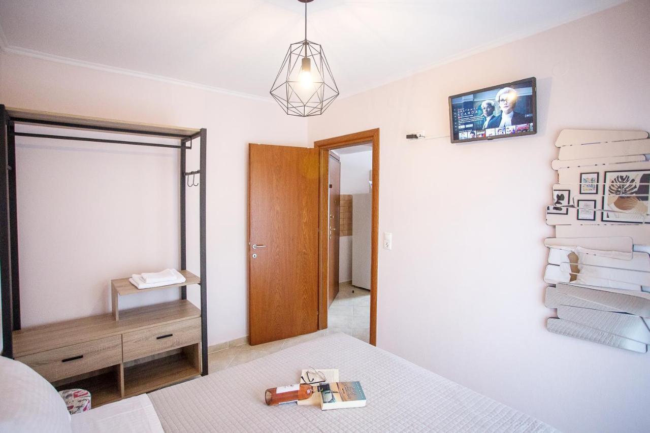 Konstantina & Evgenia Deluxe Apartment Néa Péramos Εξωτερικό φωτογραφία