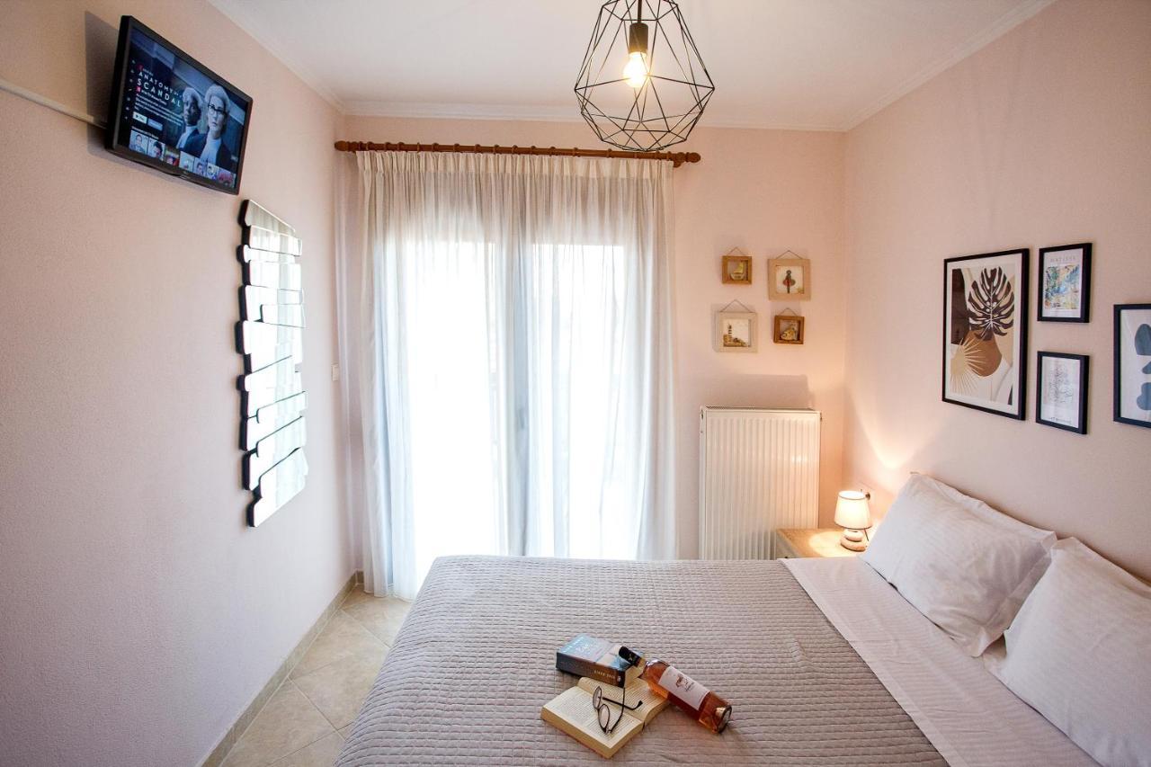 Konstantina & Evgenia Deluxe Apartment Néa Péramos Εξωτερικό φωτογραφία