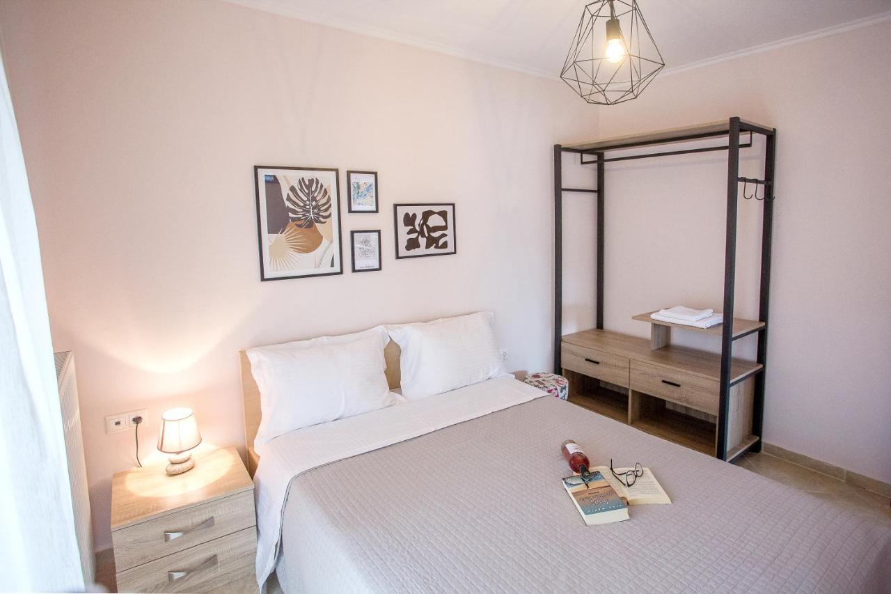 Konstantina & Evgenia Deluxe Apartment Néa Péramos Εξωτερικό φωτογραφία