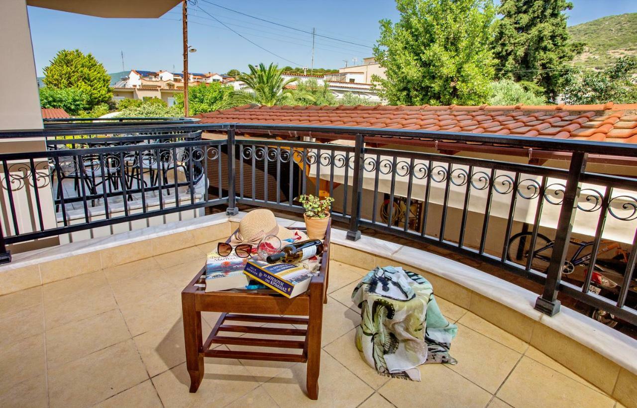 Konstantina & Evgenia Deluxe Apartment Néa Péramos Εξωτερικό φωτογραφία
