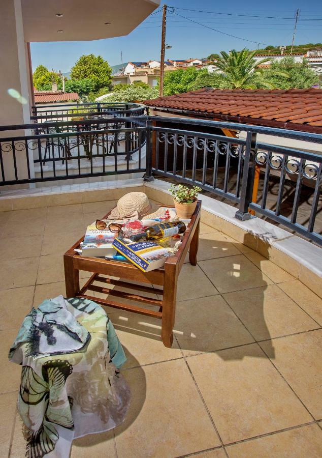 Konstantina & Evgenia Deluxe Apartment Néa Péramos Εξωτερικό φωτογραφία