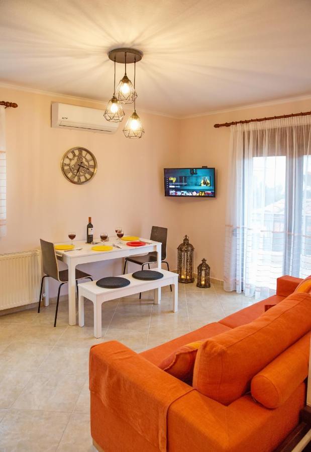 Konstantina & Evgenia Deluxe Apartment Néa Péramos Εξωτερικό φωτογραφία