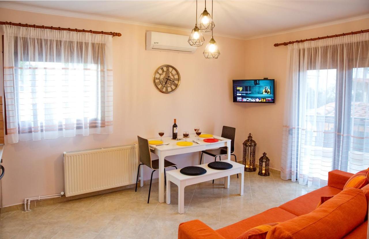 Konstantina & Evgenia Deluxe Apartment Néa Péramos Εξωτερικό φωτογραφία
