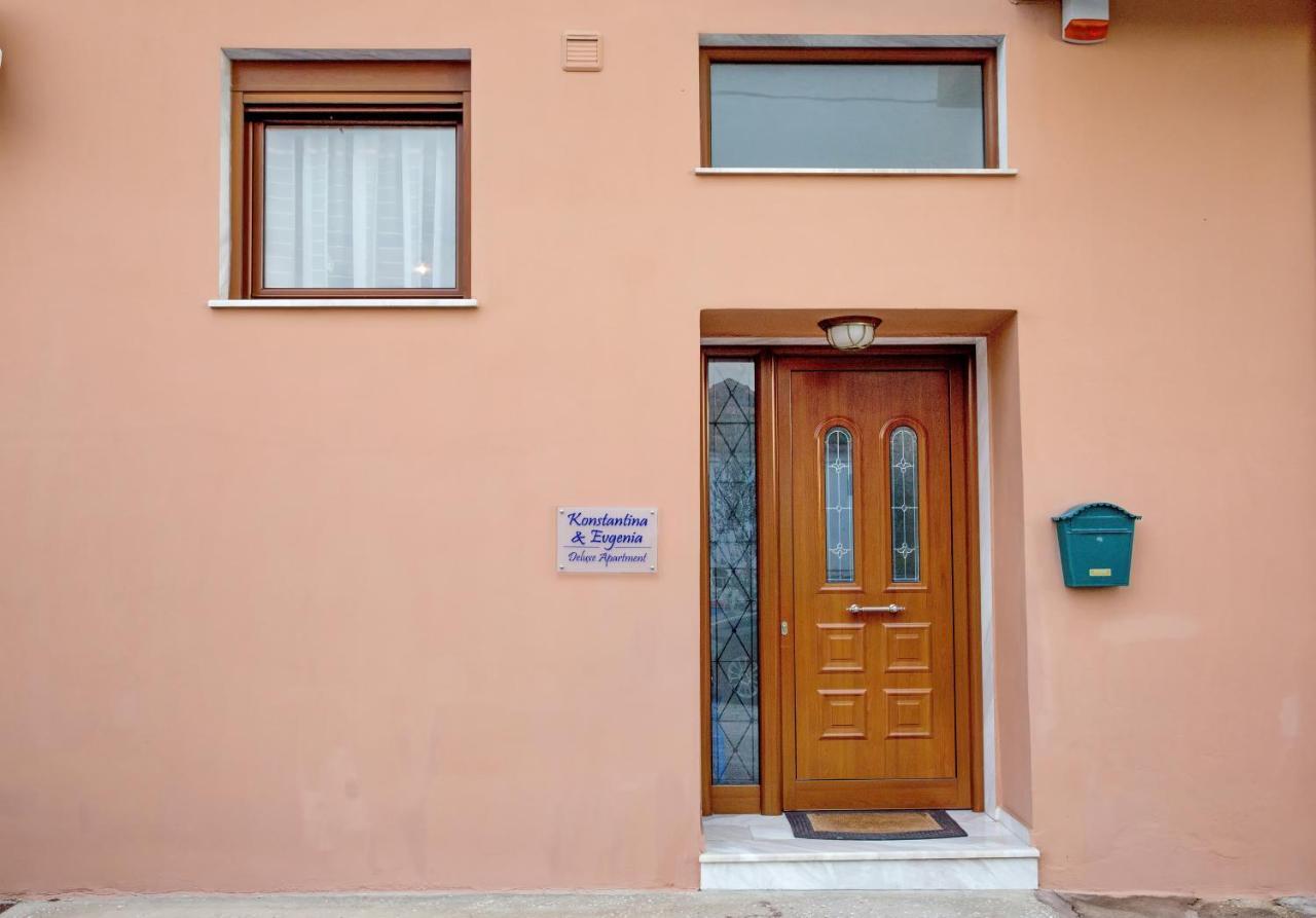 Konstantina & Evgenia Deluxe Apartment Néa Péramos Εξωτερικό φωτογραφία