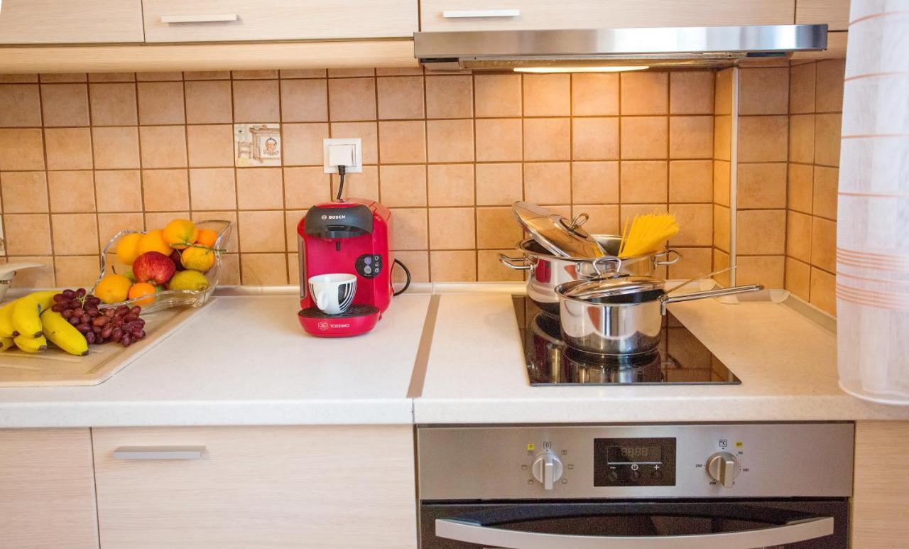 Konstantina & Evgenia Deluxe Apartment Néa Péramos Εξωτερικό φωτογραφία