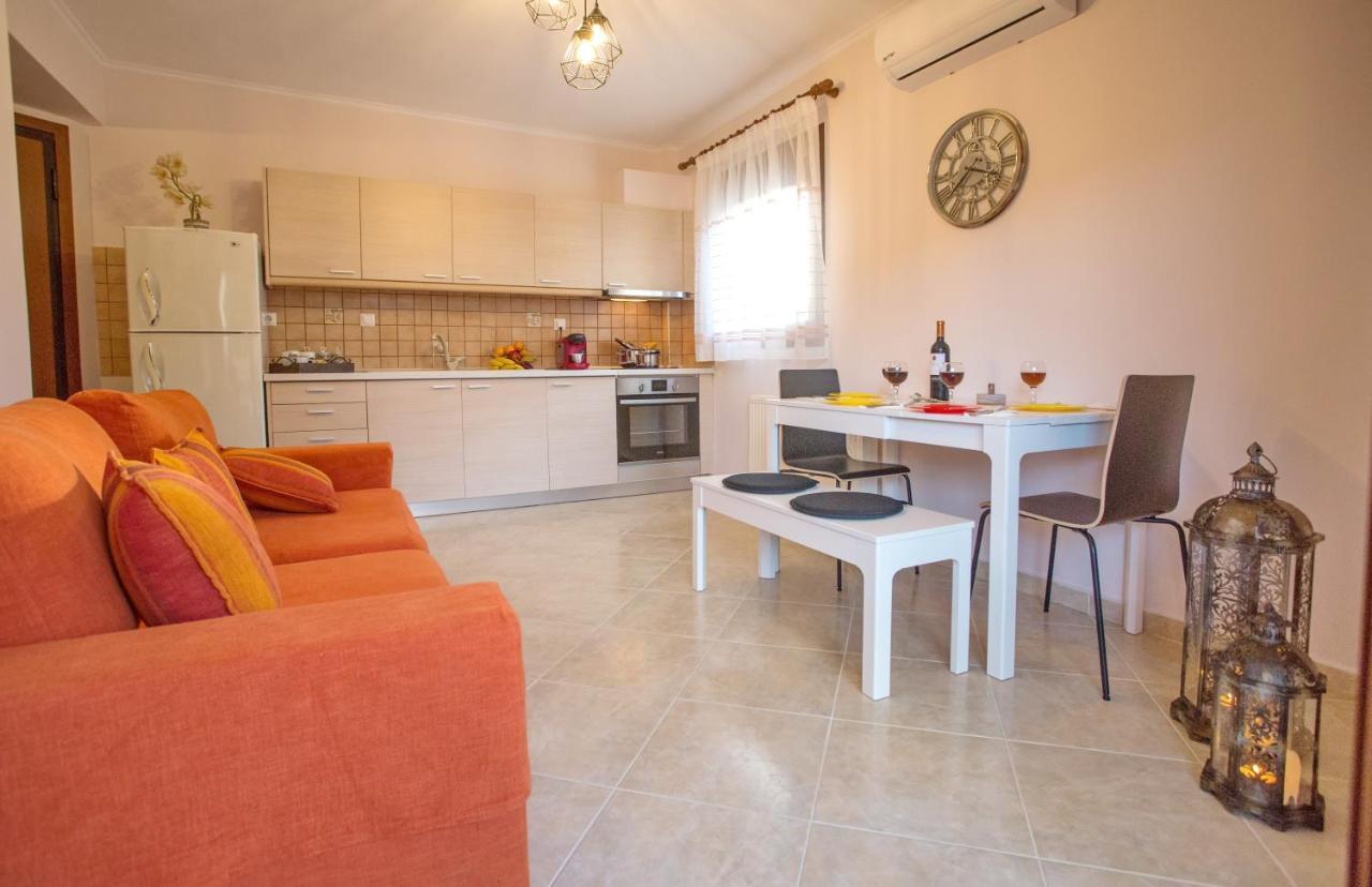 Konstantina & Evgenia Deluxe Apartment Néa Péramos Εξωτερικό φωτογραφία